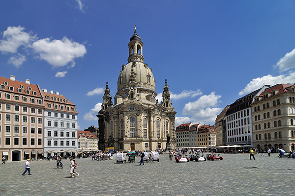 Dresden mit Hofkirche und Semperoper